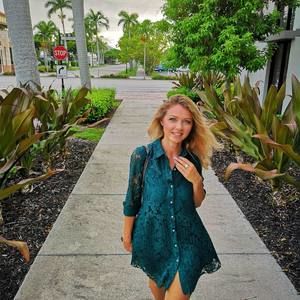 Meet your Posher, Daniela